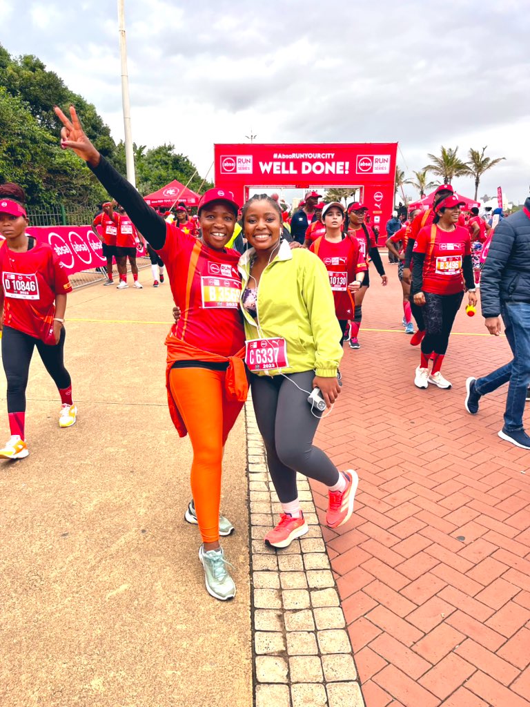 noxbloom's tweet photo. We done did it  #AbsaRunYourCity
Sooo proud of my daughter finishing her 1st 10km run today 🎉💃🏽👌🏾

Decide 
Commit 
Do it 
Hot or cold weather we show up for ourselves 🎉💃🏽

#FitToBloom https://t.co/IIQ3yMqdTZ