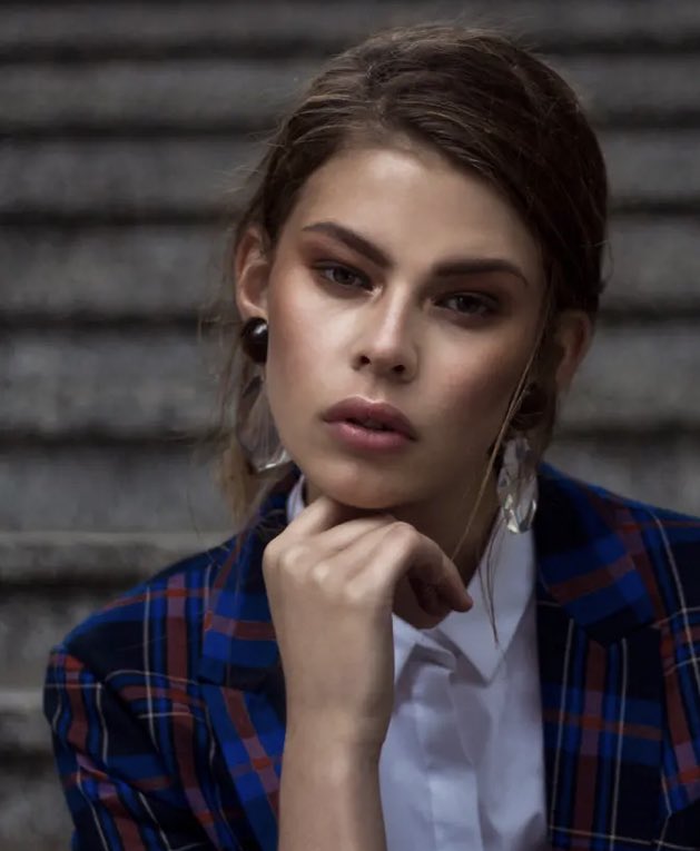 Transgender Rikkie Kolle is een prachtvrouw. Laat haar met rust. Dat transgenders misbruikt worden door woke fascisten is haar schuld niet 😡