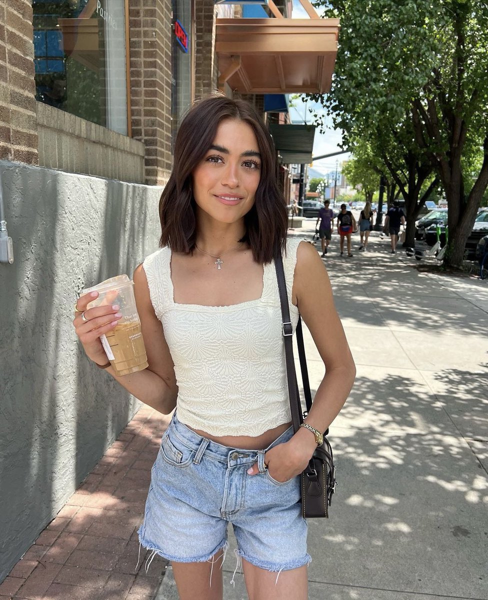 EllaLund_63's tweet photo. retweet if you think I’m pretty 🥰 https://t.co/riUyZdnr9x