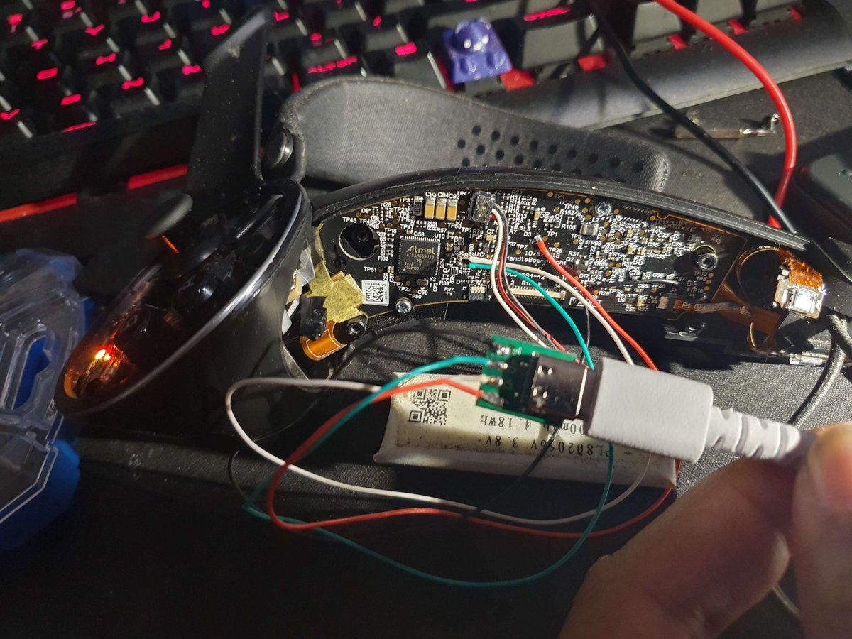 Zuwaii_'s tweet image. 🎮Valve Knuckles USB repair-ish.
After a while the strain on the small metal peaces holding the USBC con will break.
I replaced it with some random breakout board since I dont know the exact model nr on the connector. 😅🔧🔨⚙️
#ValveIndex
#VirtualReality 
#Knuckles 
#Teardown