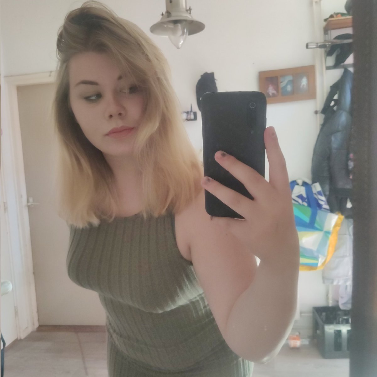 vicssdiary's tweet photo. My belly is so cute here https://t.co/CSSw1YpgfZ