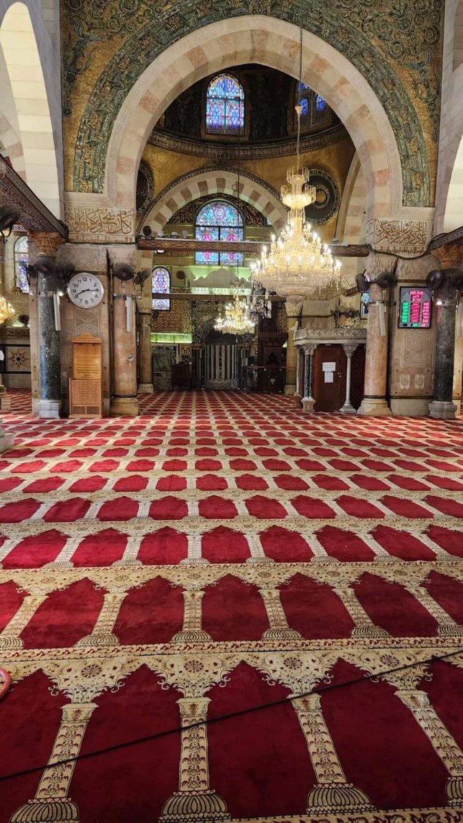 WAFANewsEnglish's tweet photo. Palestinian workers clean up Al-Qibli prayer hall at Jerusalem’s Al-Aqsa Mosque 🇵🇸
#FreePalestine #Jerusale https://t.co/zF4nWG8WfZ