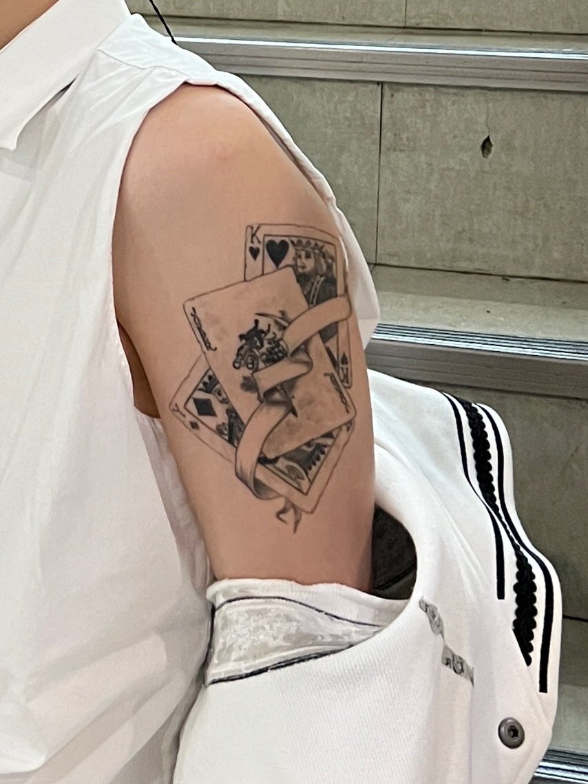 daetwilight's tweet photo. EL TATUAJE????!?!!? AMIGAS ME LES FUI https://t.co/PyLlenCVQQ