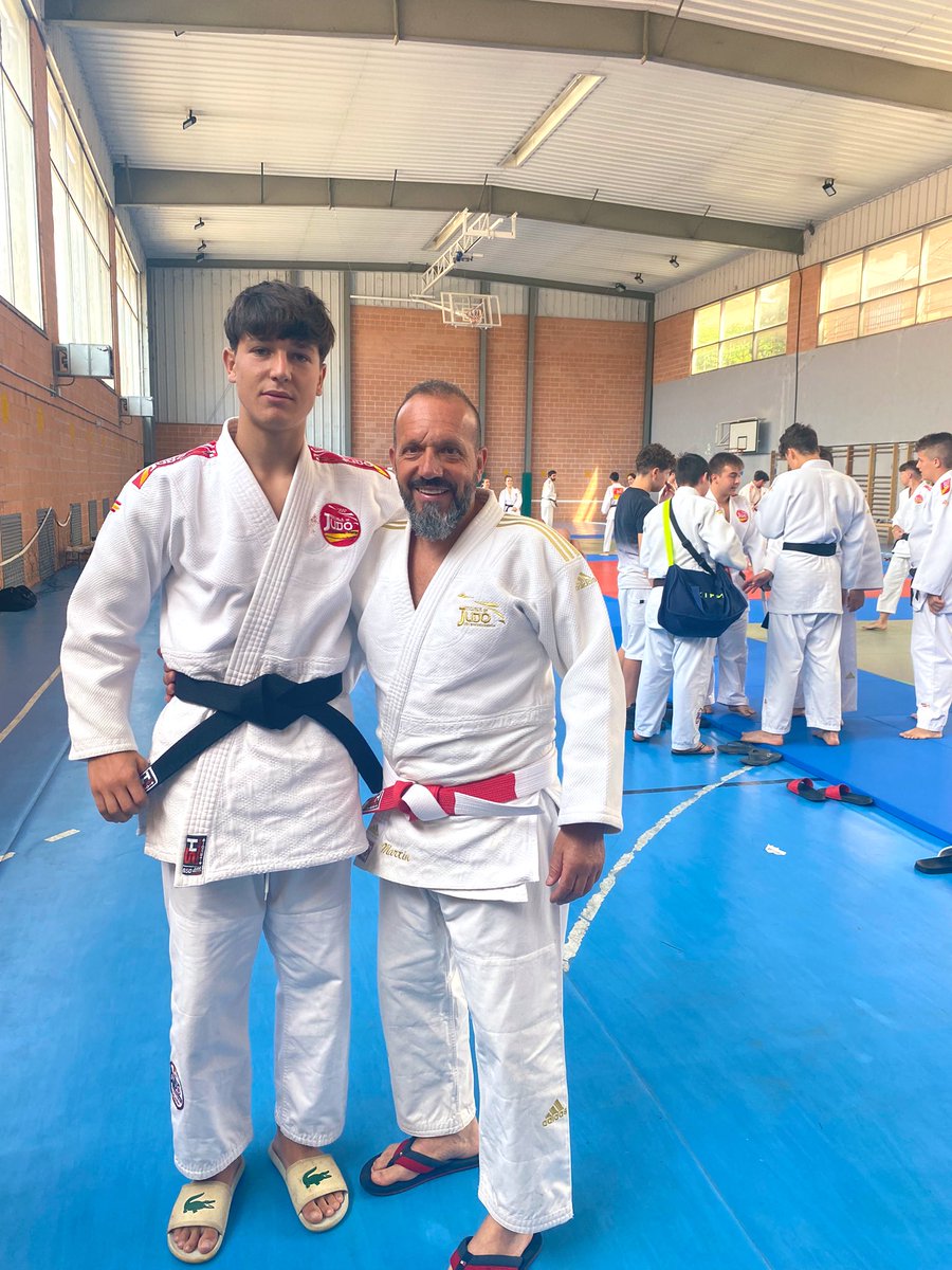 markittoos_'s tweet photo. 🥋💖😁 1er DAN cinturon negro😊 https://t.co/XwNfOVw2xF