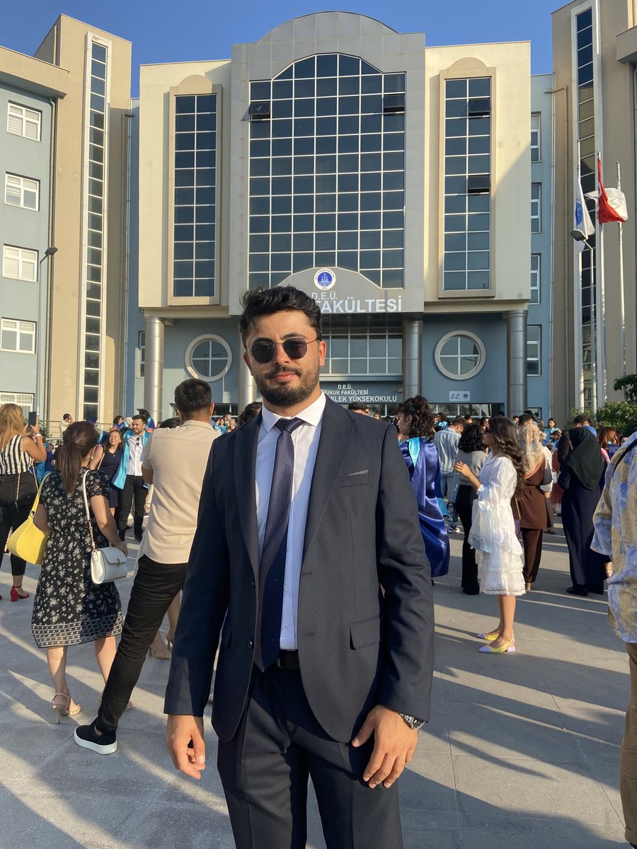 İki üç beylik ,afilli laf edip popüler espri yapmış varsayın.