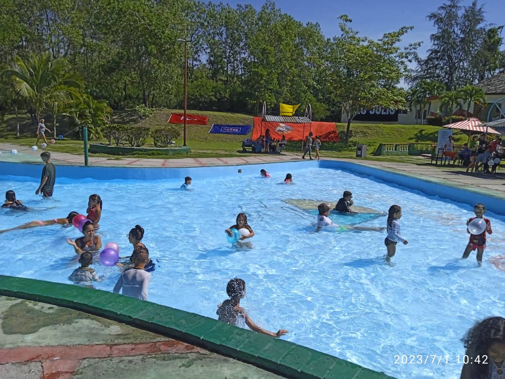 campismopopular's tweet photo. #VeranoConAmor en @campismopopular. 95 instalaciones para el disfrute del pueblo. @MinturCuba @DanhizDP @DeboraMariaHen1 @JuannCarlosGG @MMarreroCruz @IcrtCuba @radiotainofm @ElNecio_Cuba @cvdetodos https://t.co/ygyxByBxGa