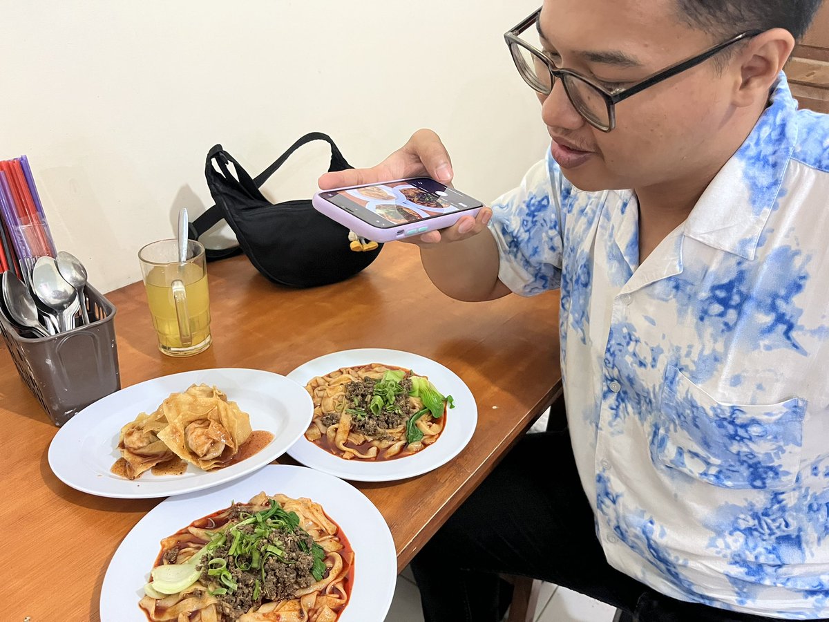 kata doi: klo di Jogja gaboleh bingung makan apa karena banyak list, tenang aja.. 

oke deh, berikut thread makan-makan di Jogja 
Lessgoooo🥳🍴