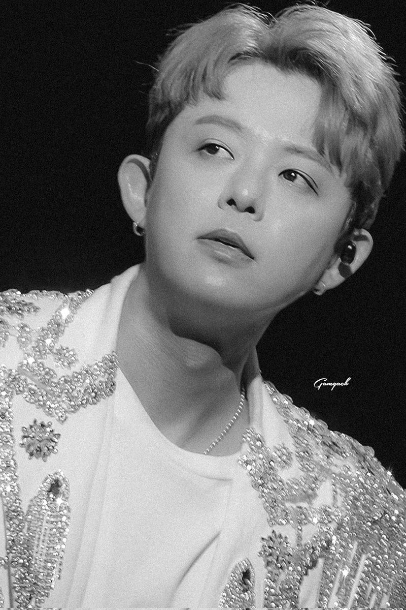 gamgakhot's tweet photo. B컷사진중 하나...

#토니안 #토니안콘서트 #토니안마이마이콘서트부산 #tonyan #MyMyConcert #gamgack https://t.co/RPJYd2E1pN