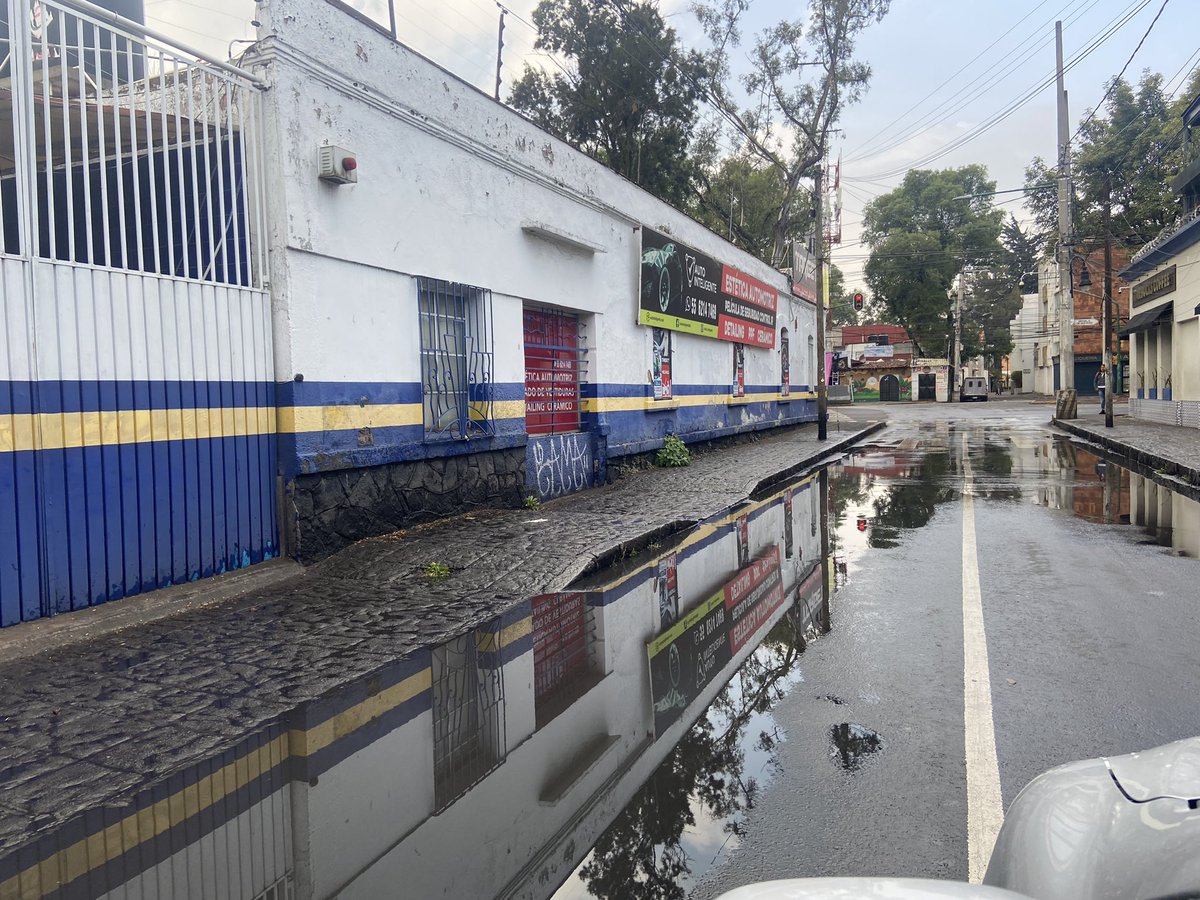 mariaboy29's tweet photo. @SacmexCDMX @sacmex @AlcaldiaCoy esta foto es de hoy domingo 9 de julio 2023 y no se atiende el desazolve de la coladera tres cruces entre alberto Zamora y miguel angel de Q villa Coyoacán #imparables https://t.co/cvfAwAbTjj