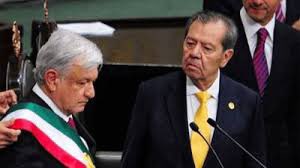 PedroFerriz's tweet photo. AMLO. No se te vaya a ocurrir ni por asomo, dar el pésame por la muerte de Porfirio. Equivocado en apoyarte, alcanzó hacerte presidente. 
Eres un pinche traidor. Mal parido. 
#UnderMyWriting #UMW https://t.co/DRIE9KUNUk