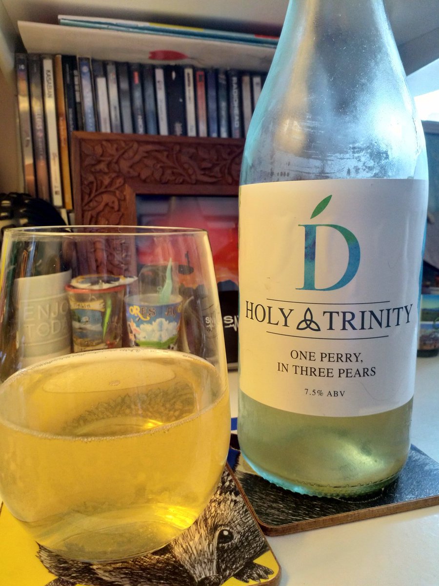 gillyinthepub's tweet photo. My choice of perry on a rainy Sunday is this delight from @Dunhamciderman Holy Trinity. Purchased via @catintheglass. Chilled this is a soft rolling Perry and it compliments my chicken coconut &amp; ginger with veg lunch perfectly. Yum! https://t.co/W8k5oUegCI