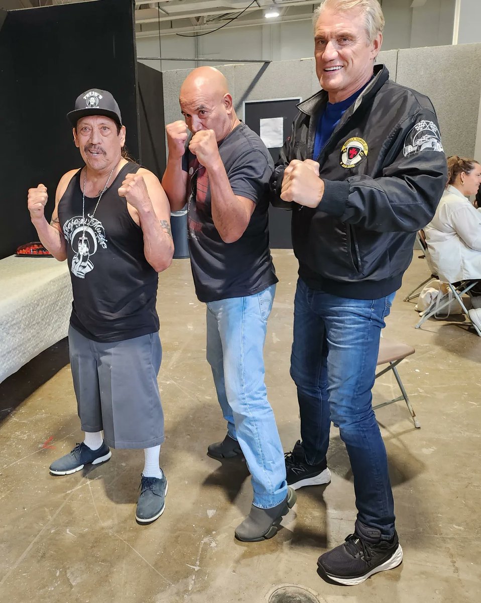 officialDannyT's tweet photo. Hanging out with legends @dolph_lundgren @Tem_Morrison and @chucknorris at @Showmasters #LFCC! As always it was great to meet my awesome fans and see their cosplay! Thank you London for a fantastic weekend.
#ShowmastersEvents #ComicCon #DannyTrejo #Machete https://t.co/n7nOtDJLg2