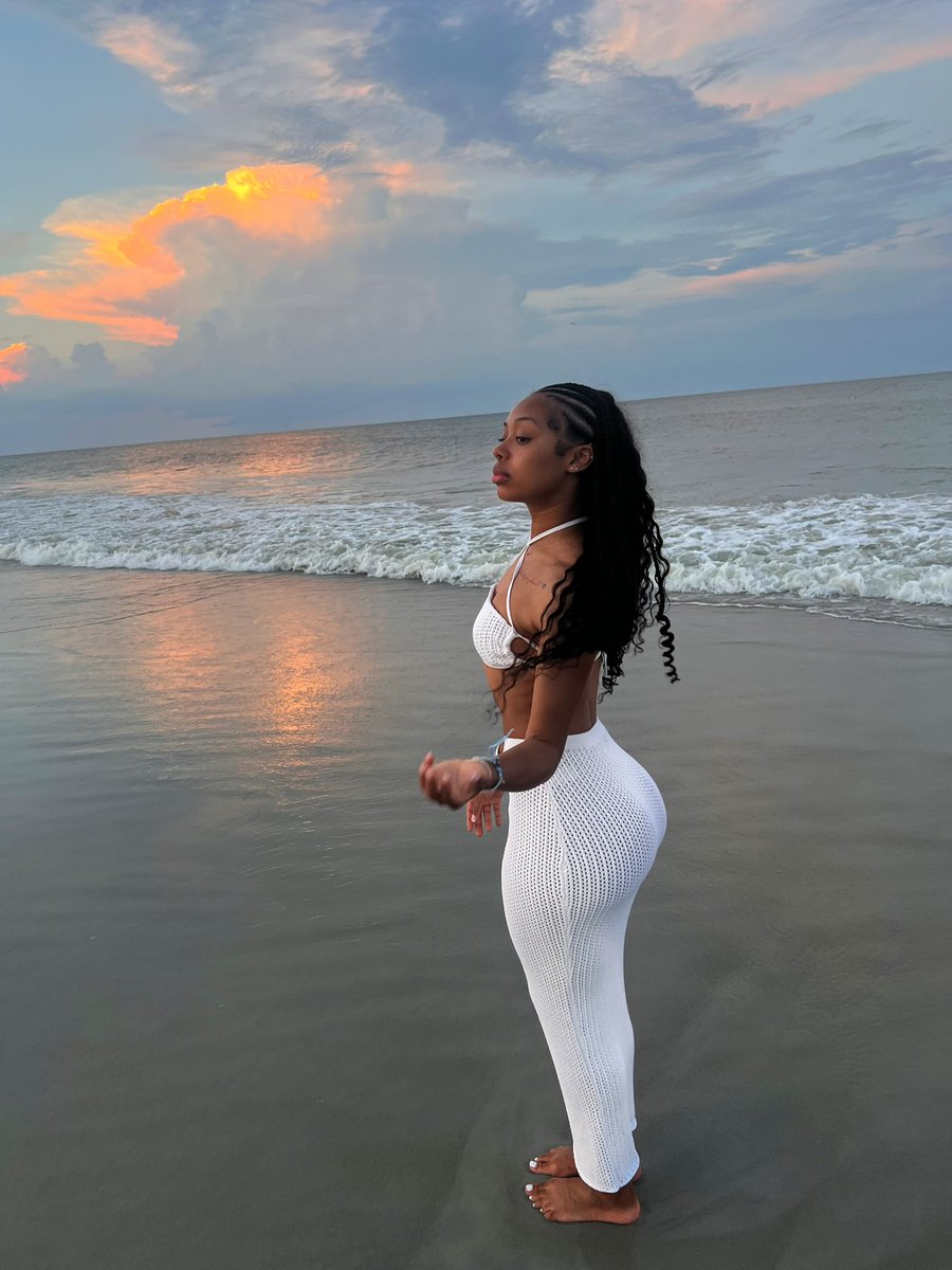 shecanadian's tweet photo. High by the beach…🩵🤍 https://t.co/71fJ35IyAx