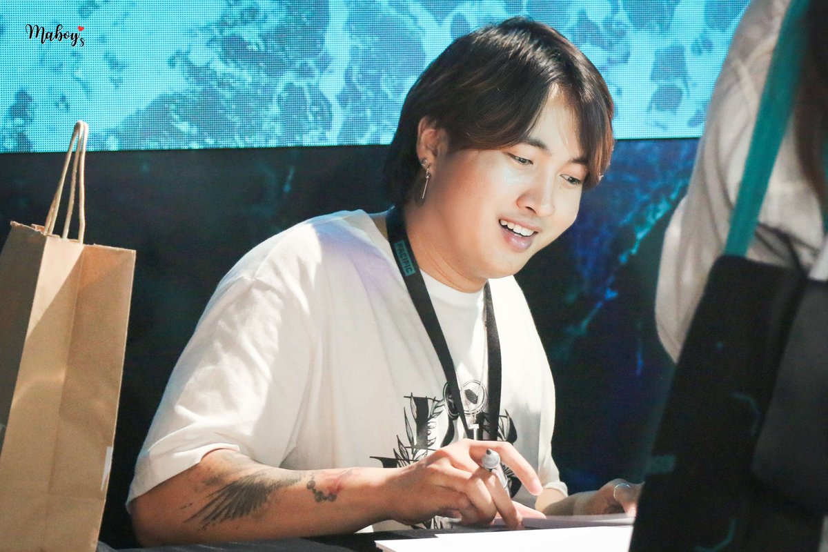 MaBoy_s's tweet photo. 08072023 🤨😁 #CigaretteSKla #CGRS #VCTAscension #VCTAscensionPacific #ใส่นัวแฟมิลี่ https://t.co/oWPfRgpHCm