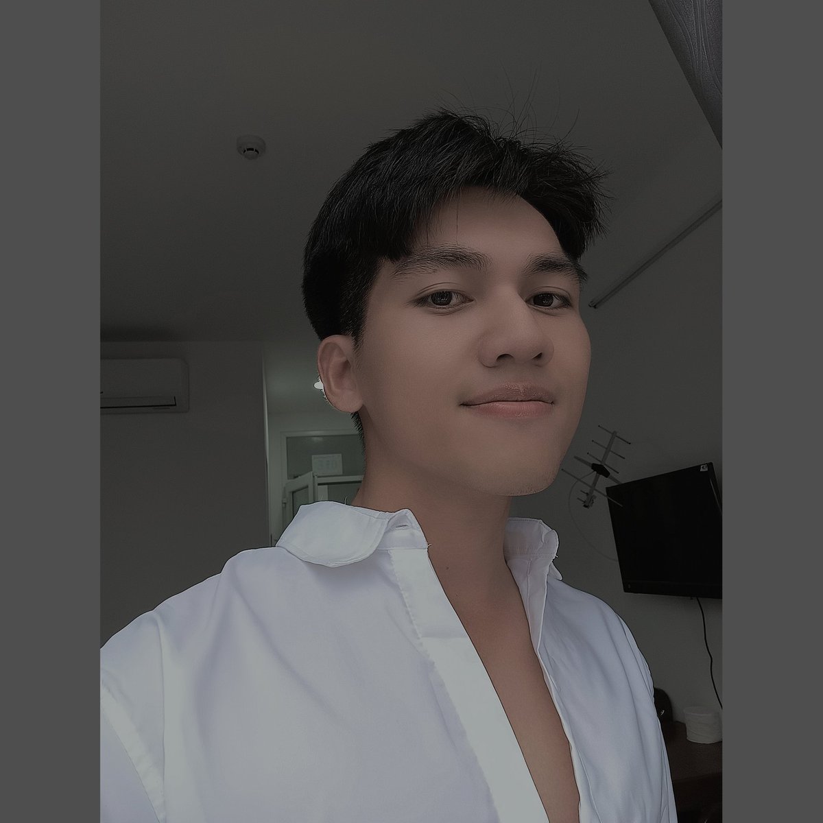 HungTaro's tweet photo. i like me best when i'm with you
.
.
#me #vietnam #vietnamese #likeforfollow #likeforlikes #likelike  #follow #followme #vsco #boy #face #vietnamboy #asia #asian #kontum #kontumcity #love #hungtaro #taro #callmetaro #snapseed #côngan #công_an https://t.co/3tusKvvaRk