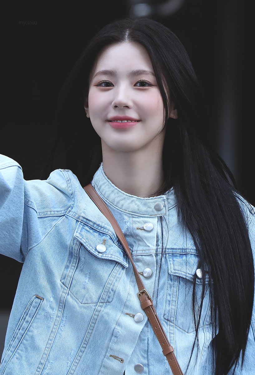230526 💙
#미연 #MIYEON #여자아이들 #GIDLE #아이들