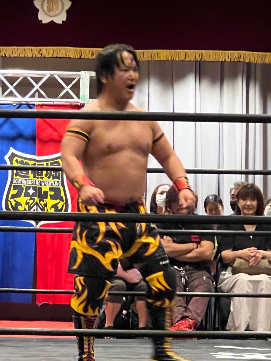 energyse_moriya's tweet photo. #道頓堀プロレス
最強男始まりました💦
自分はバトルに参戦❗️
#冨宅飛駈 選手と久しぶりにバチバチやり合い、気持ちがスッキリしました‼️
お互い #J2000 選手権を賭けてやり合ったのが懐かしい
7月23日 に憧れの #小島聡 選手とガッツリ闘います‼️
#doutonbori_pw
#energyse_pw
#cozy_lariat https://t.co/dOI7YUsWXX