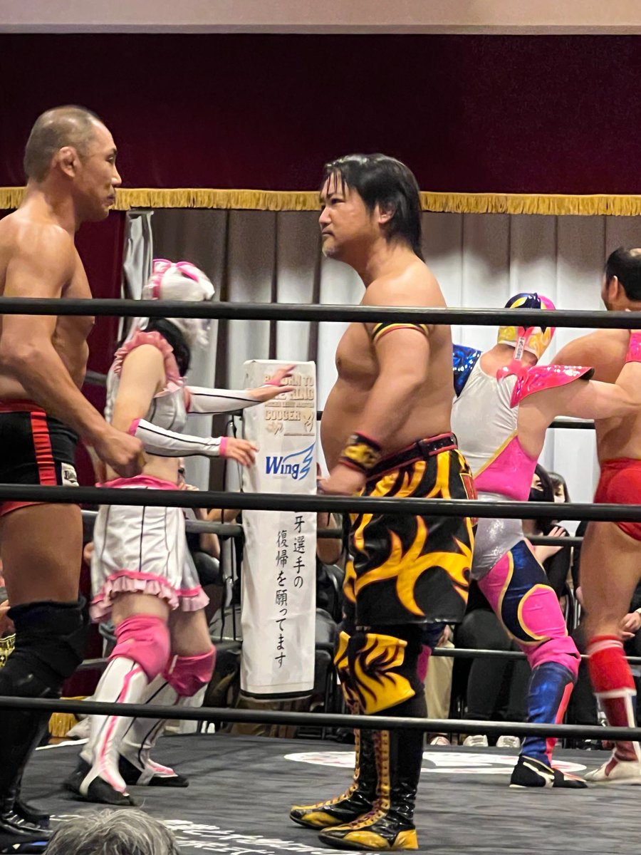 energyse_moriya's tweet photo. #道頓堀プロレス
最強男始まりました💦
自分はバトルに参戦❗️
#冨宅飛駈 選手と久しぶりにバチバチやり合い、気持ちがスッキリしました‼️
お互い #J2000 選手権を賭けてやり合ったのが懐かしい
7月23日 に憧れの #小島聡 選手とガッツリ闘います‼️
#doutonbori_pw
#energyse_pw
#cozy_lariat https://t.co/dOI7YUsWXX