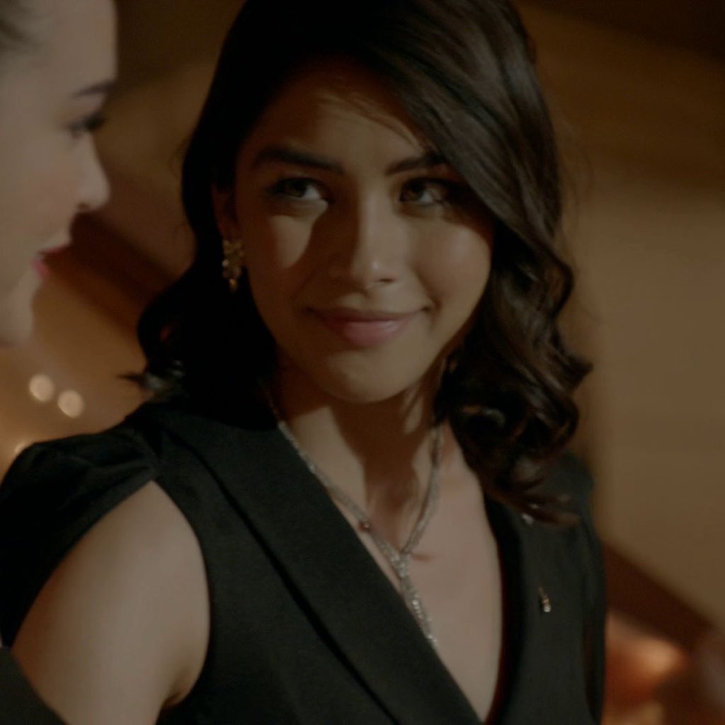 penelopeparrk's tweet photo. when penelope falls in love, it’s all on her face. https://t.co/jq1YJI3zeq