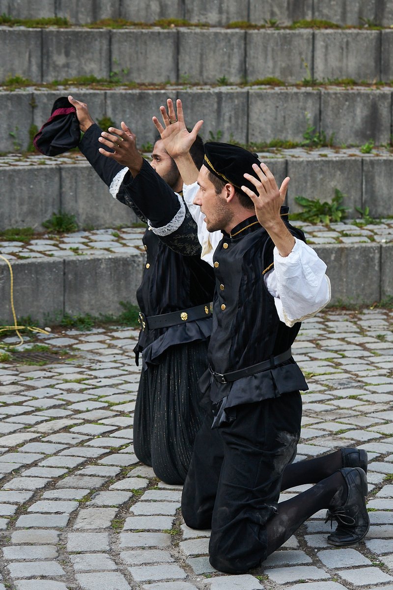 EntityTheatre's tweet photo. Arise, black vengeance!

Tonight, 7pm, Theatron Westpark. The show continues!

Photo @MrTomHafner 

#münchen #summer #theatre #ShakespeareSunday #Shakespeare #othello #shakespeare_westpark https://t.co/SButWPRWP5