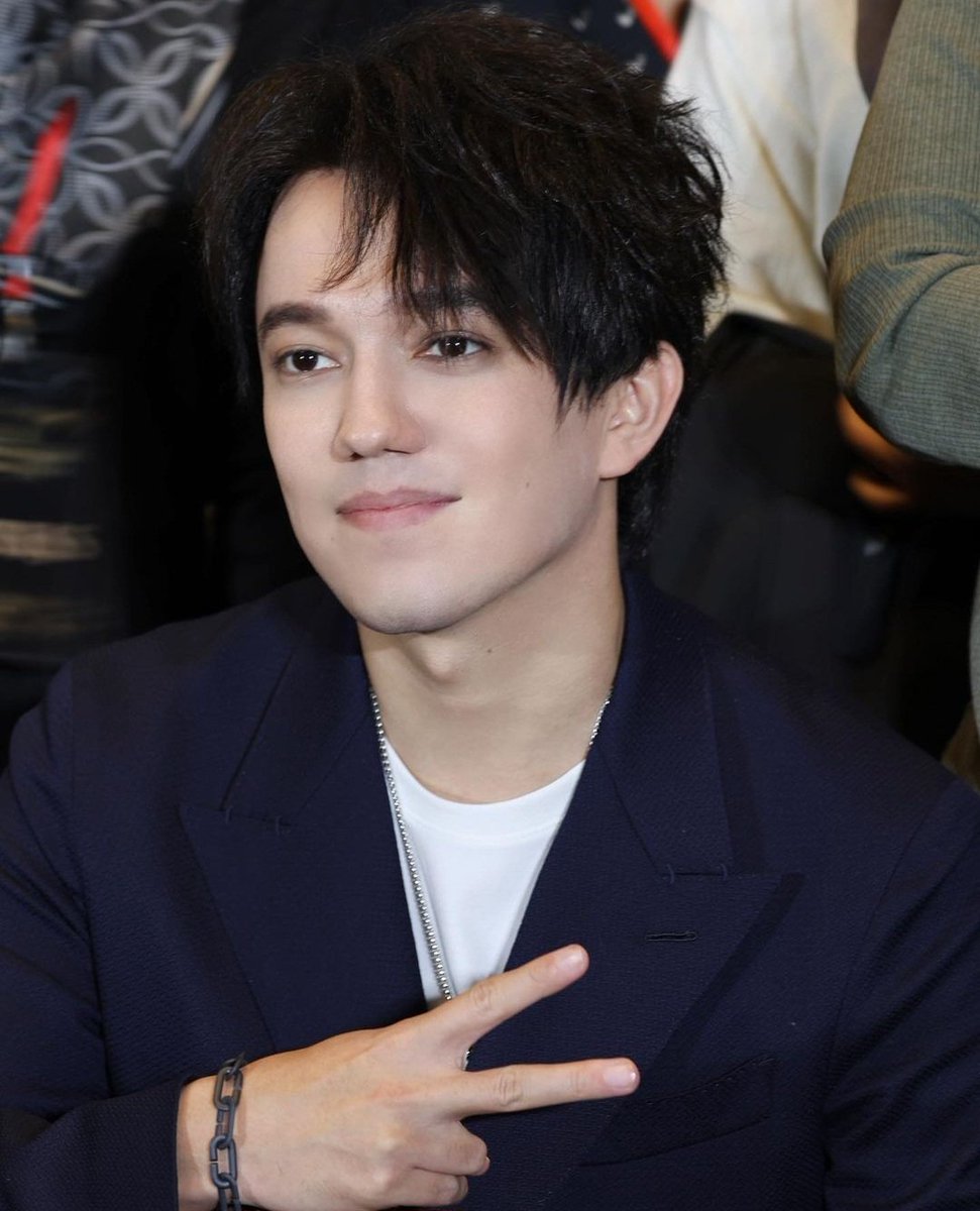 0belosh's tweet photo. @dimash_official Привіт,Дімаш.
Дякуємо, що зазирнув до нас в твіттер.🙏🇰🇿🌞
Дуже радіємо,що в кожній країні,де б ти не був,тебе зустрічают�� як найкращого гостя.
Пишаємось і ко��аємо
#KudaibergenovDimash
🇰🇿🌞💙💛❤️ https://t.co/4SzI5lUIwl