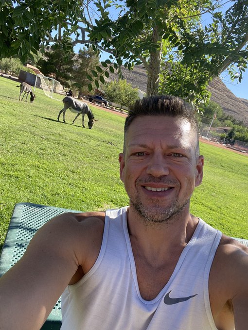 So many jackasses around Las Vegas! https://t.co/Wco4AxOtnb<a href="/tag/mvsales"class="tags"><span>#mvsales</span></a><a href="/tag/mvboys"class="tags"><span>#mvboys</span></a>