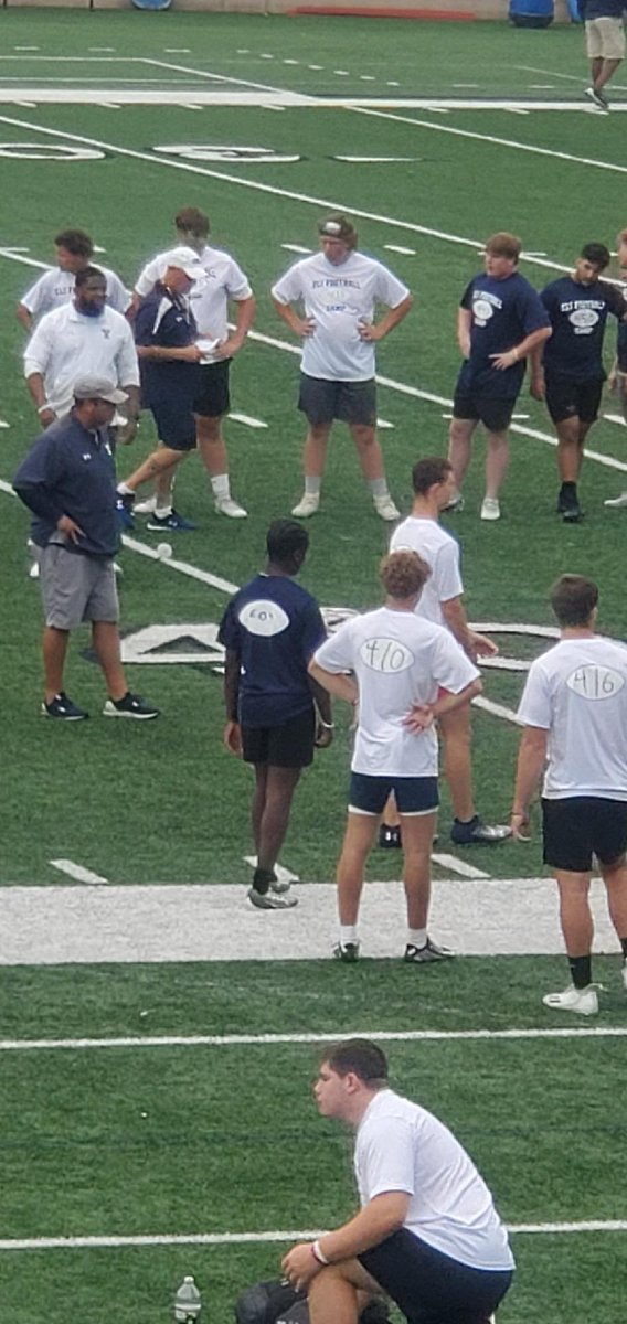 KMcCaw68's tweet photo. Another day of hard work at Yale’s Eli Football Camp. A pleasure to meet and learn from all the coaches involved. Hope to come back out to beautiful New Haven one day.
@coachjimvert @Bigstef72 https://t.co/pDpbQI44pB