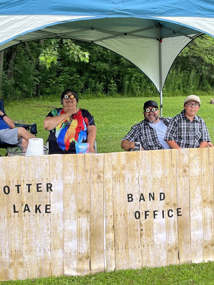 TheDHTaylor's tweet image. Yesterday was the Taylor Family party. There is usually a theme like Tropical paradise or ‘come as your favourite movie character’. This year, as a complete surprise, I and my work was the theme! Check out the Taylor clan and their take on my career. Was amazingly honoured.