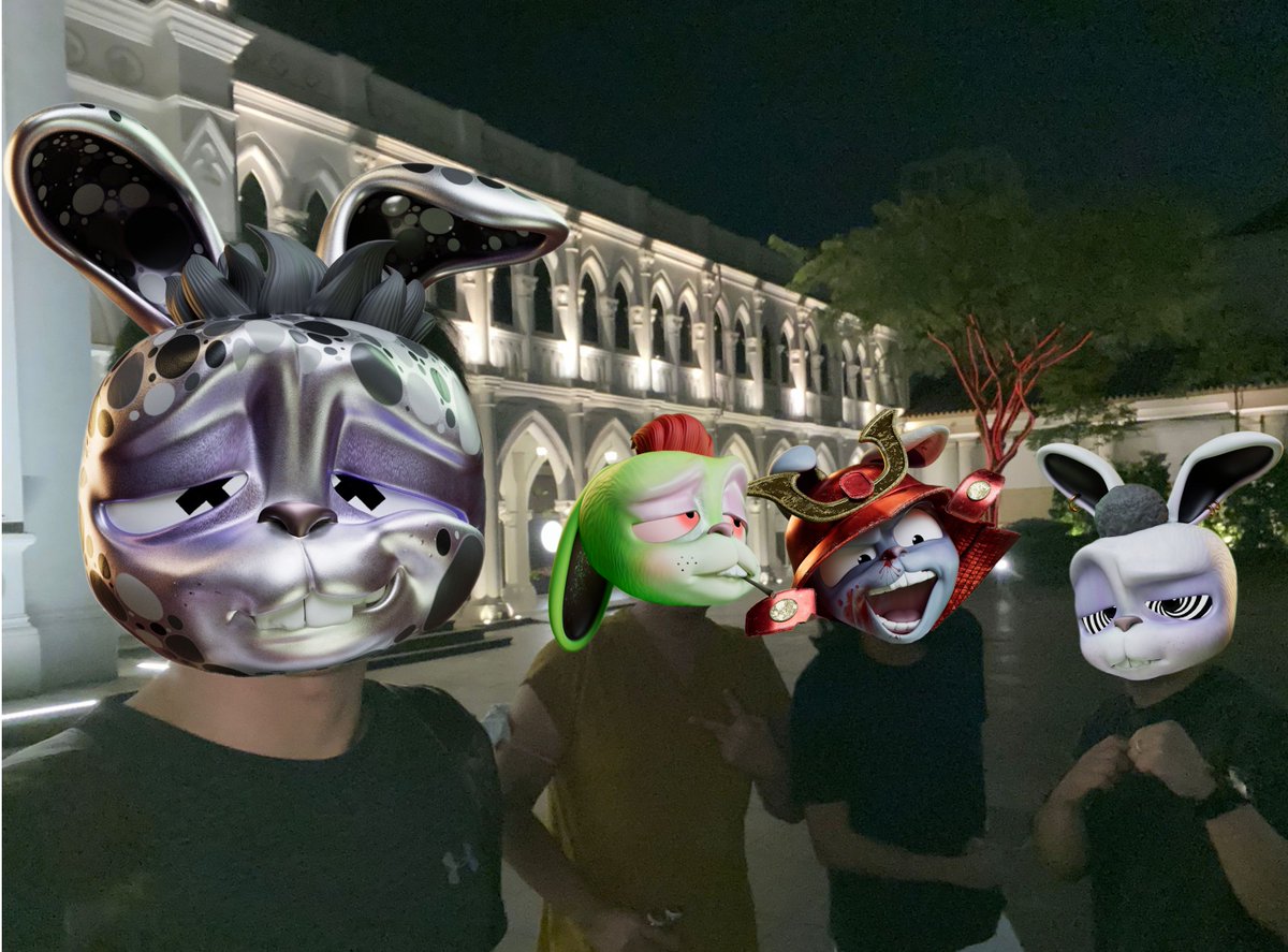 x_hooli's tweet photo. Finally meeting #karrotgang in #Singapore after knowing these hooligans @OngZent @Saraicy_nft @0x_00_x0 for ~1.5 years!

This could not have happened without @mypethooligan &amp; @amgistudios. See you all in My Pet Hooligan ALPHA 2.0 TURBO at @EpicGames, Hooli Hoo!

#NFT @y_hooli https://t.co/5HmsrQvu41
