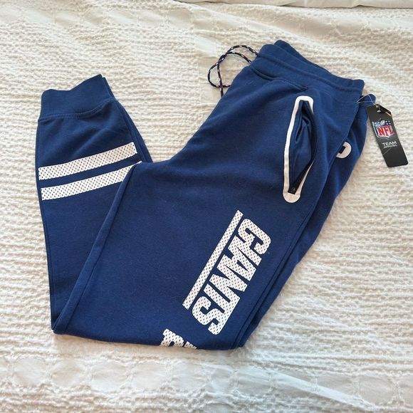 cpointer88's tweet photo. So good I had to share! Check out all the items I'm loving on @Poshmarkapp #poshmark #fashion #style #shopmycloset #nfl: https://t.co/DI5Y1vF6Sl https://t.co/xchky8kyip
