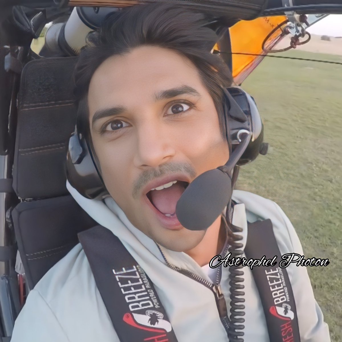 kundu_koushani's tweet photo. Your innocence is the mirror of your pure soul , your golden heart , your inner beauty , it introduces us to the inner child inside you who is cutest more then one can ever imagine , it makes you more adorable more loving.

Innocent Sushant Singh Rajput https://t.co/Vwfc95ALF9