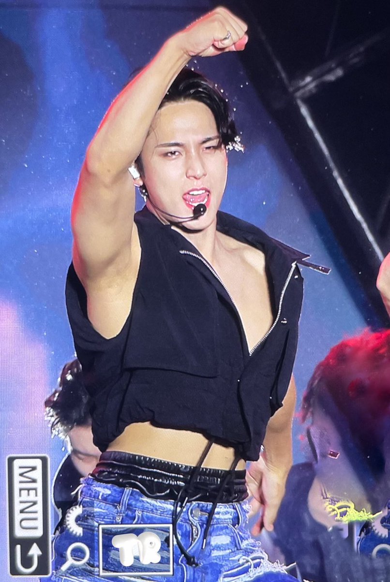 kmgluvre's tweet photo. GOING FERRAL KIM MINGYU 😭😭😭😭 https://t.co/gV7okcp4g3