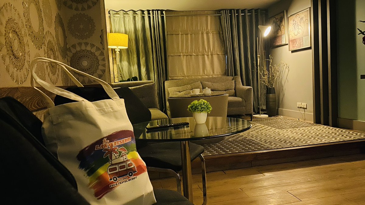Arwi_11's tweet photo. Gumala ang Lakwatseros Tote  :) Putting our souvenir to good use.
Thanks @TheLakwatseros !
Relaxing Sunday before the week starts at @Amistad_Spa 
Their massage beds are incomparable in terms of comfort. Massage is always  top-notch. Been through so many spas.
Amistad’s 👍🏼👍🏼👍🏼 https://t.co/JCwP0kiWfO