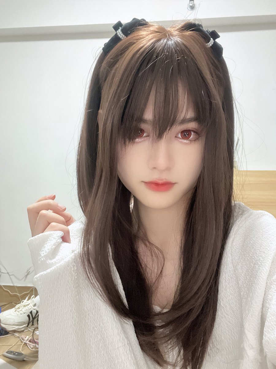 笨蛋美女，不太聪明的样子 https://t.co/s8jdl5iZLw