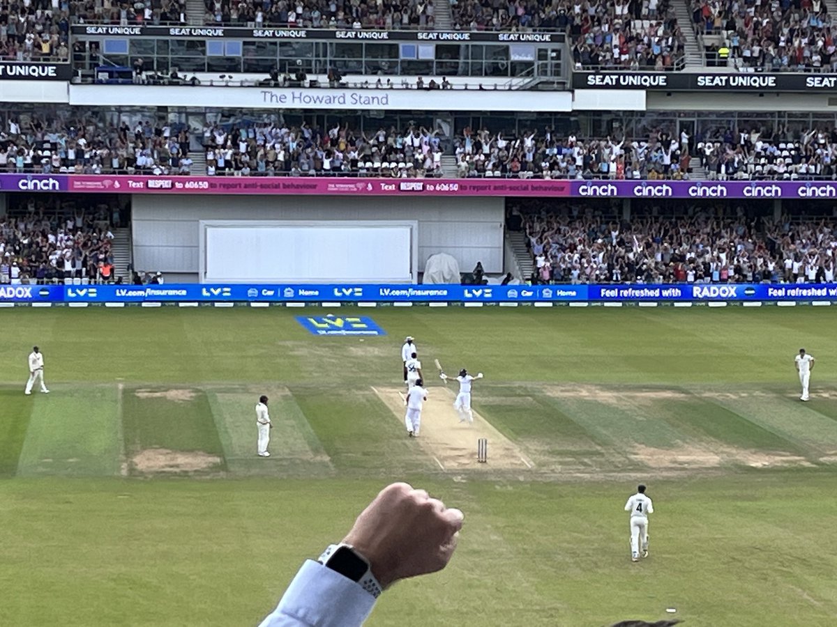 Chathli's tweet photo. The winning moment! Another great test provided by Yorkshire, another great victory for England here at Headingley💪🏿👏🏽👏🏽. #Ashes #EngvsAus https://t.co/F9RnENEV2h