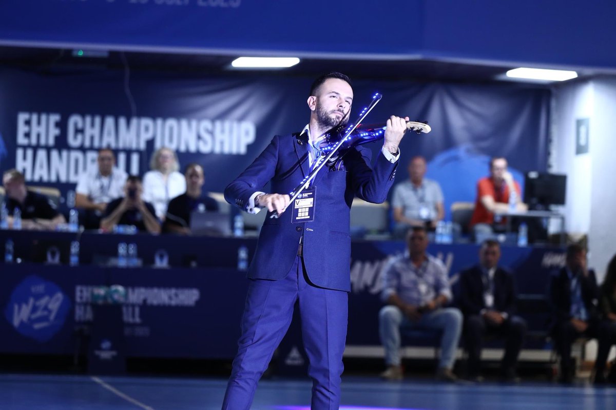 FHK_Zyrtare's tweet photo. Photos from the opening ceremony on EHF Championship W19 in Prishtina
#EHF #followthefoture #KosHandball https://t.co/EFfklMo3Ak