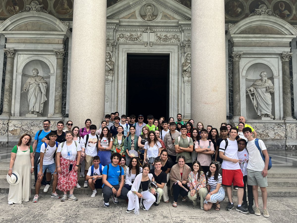 LaSallePalencia's tweet photo. Ya están encarriladas las primeras experiencias pastorales del verano. Los alumnos de 1º de Bachillerato se encuentran en el ecuador de su #romaexperience. #somoslasalle #juntosmejor https://t.co/KOGm759sN9