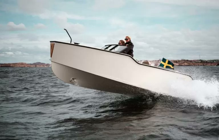 vaielettrico's tweet photo. #nautica in flash Gran risultati dei ragazzi italiani a #Monaco a tutto sole con #silent e #milikan poi #sealence e #aslabruna #xshore e #bosch 🔋🚤🔌⚡️🚤☀️https://t.co/CNQ1q4XEpU https://t.co/7DKBuy88NM