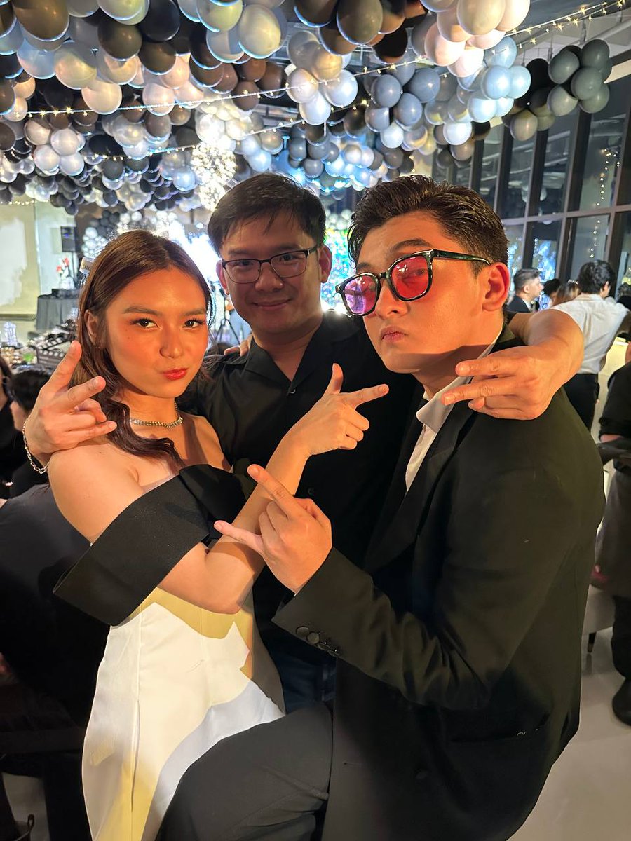 mrjohnling's tweet photo. Happy bday seth https://t.co/gSyfoVqllN