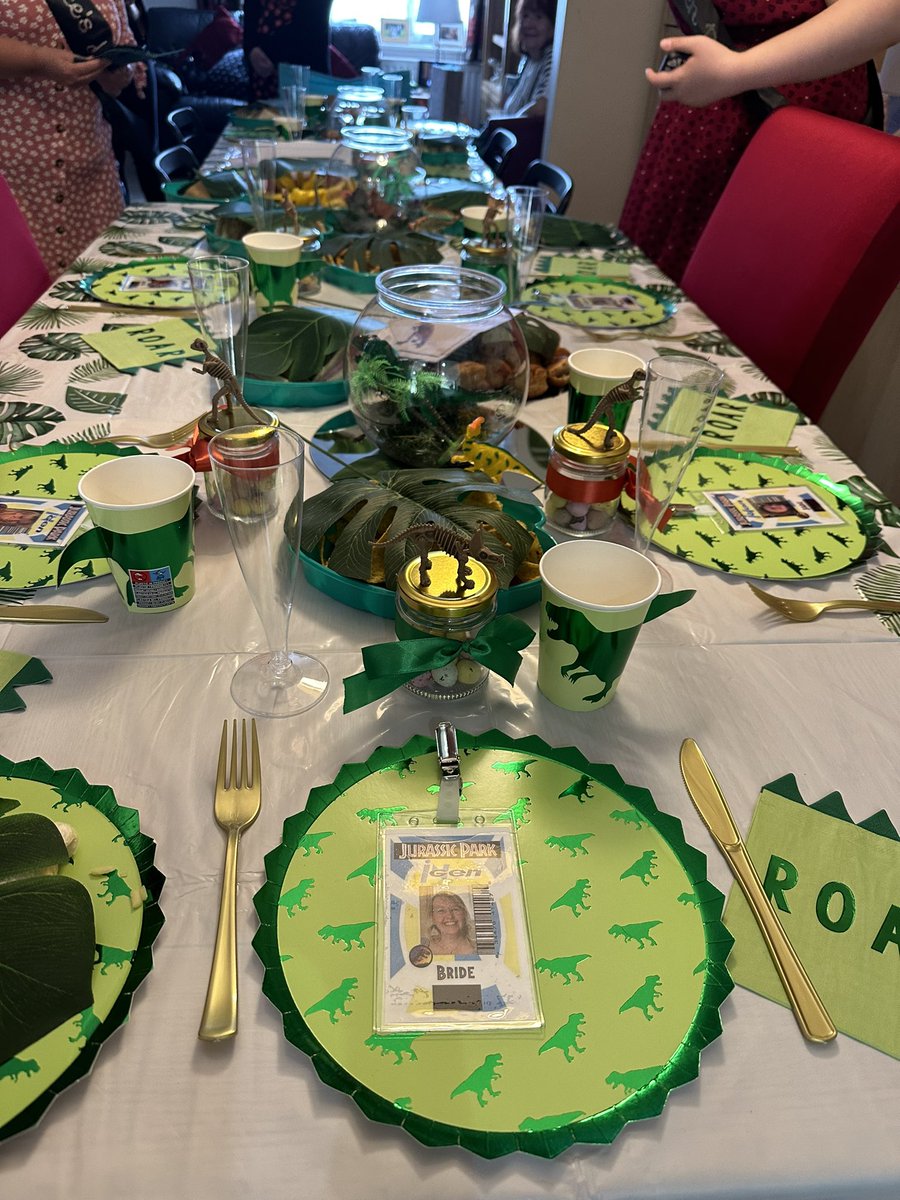 Humble_Halfling's tweet image. My family Hen do is very on brand! #JurassicPark #JurassicWorld #Hendo