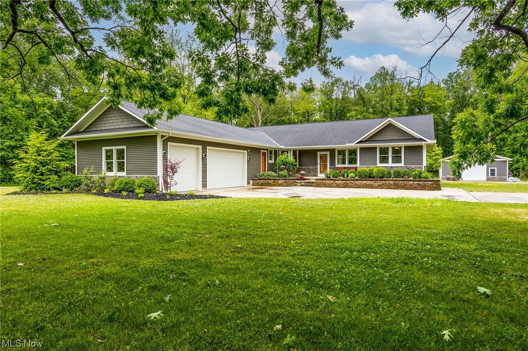 whitedestates's tweet photo. Charming 4 BD/ 3 BA in Olmsted Township has a lot to offer. Call/text/DM me for info.  https://t.co/6YtZ1Oc9Fe https://t.co/JlOPIMHf0I