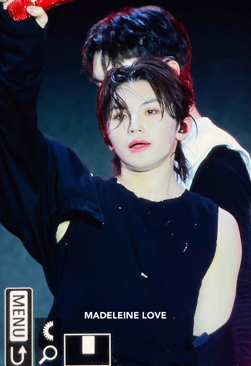 wzmadeleinelove's tweet image. 230709 TMEA 프리뷰
#세븐틴 #우지 @pledis_17 
ㅜㅜ 민소매 ㅜㅜ