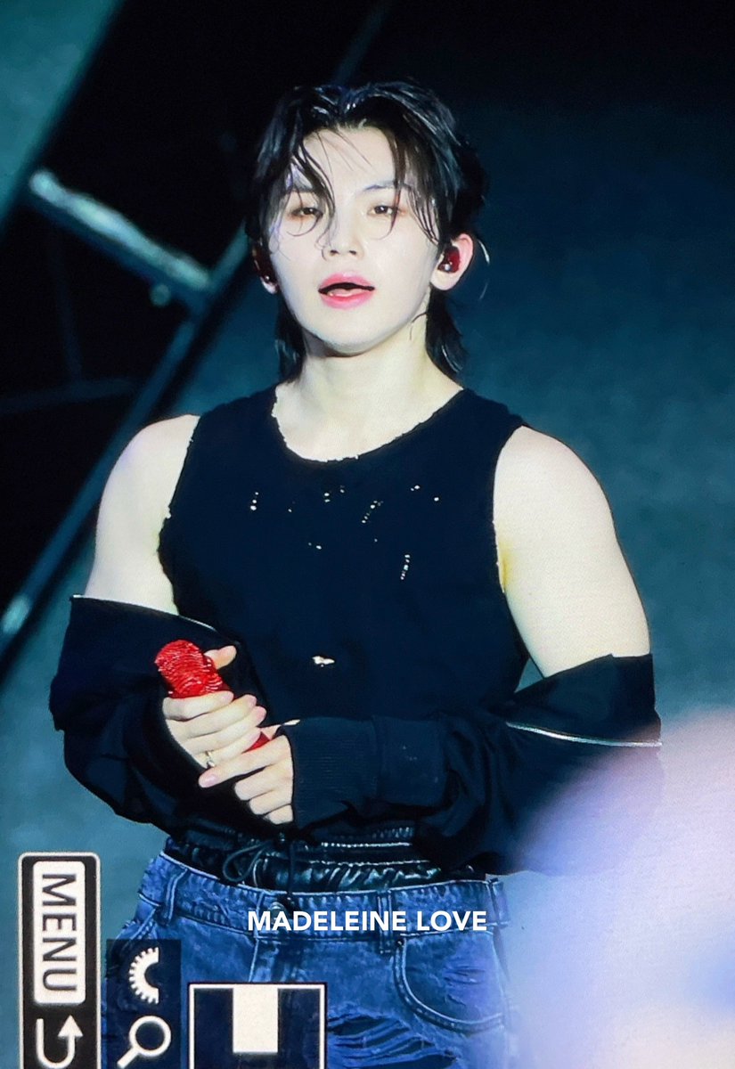 wzmadeleinelove's tweet image. 230709 TMEA 프리뷰
#세븐틴 #우지 @pledis_17 
ㅜㅜ 민소매 ㅜㅜ
