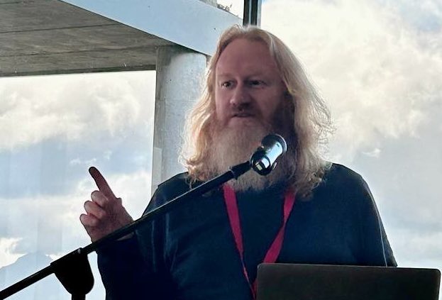 AfricaMedia2023's tweet photo. “We believe in the power of data to inform readers and do better journalism,” says @alastairotter from @outlierafrica at #AMP2023. As a data-first publication, The Outlier is inspiring media across Africa to harness the potential of data-driven storytelling. https://t.co/4106AAhwIJ