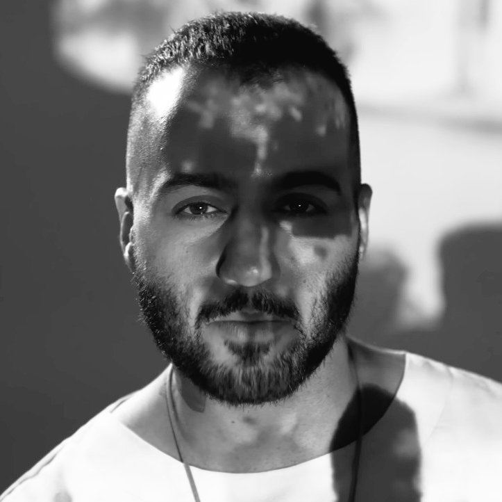 ممکنه اعلام حکم #توماج_صالحی رو تا یه مدت به تعویق بندازن تا این خبر فراموش بشه و دیگه کسی صداش نباشه.
ولی این ترفندا نخ‌نما شده!
تا آزادی توماج، صداشیم✌🏻

#FreeToomaj #ToomajSalehi