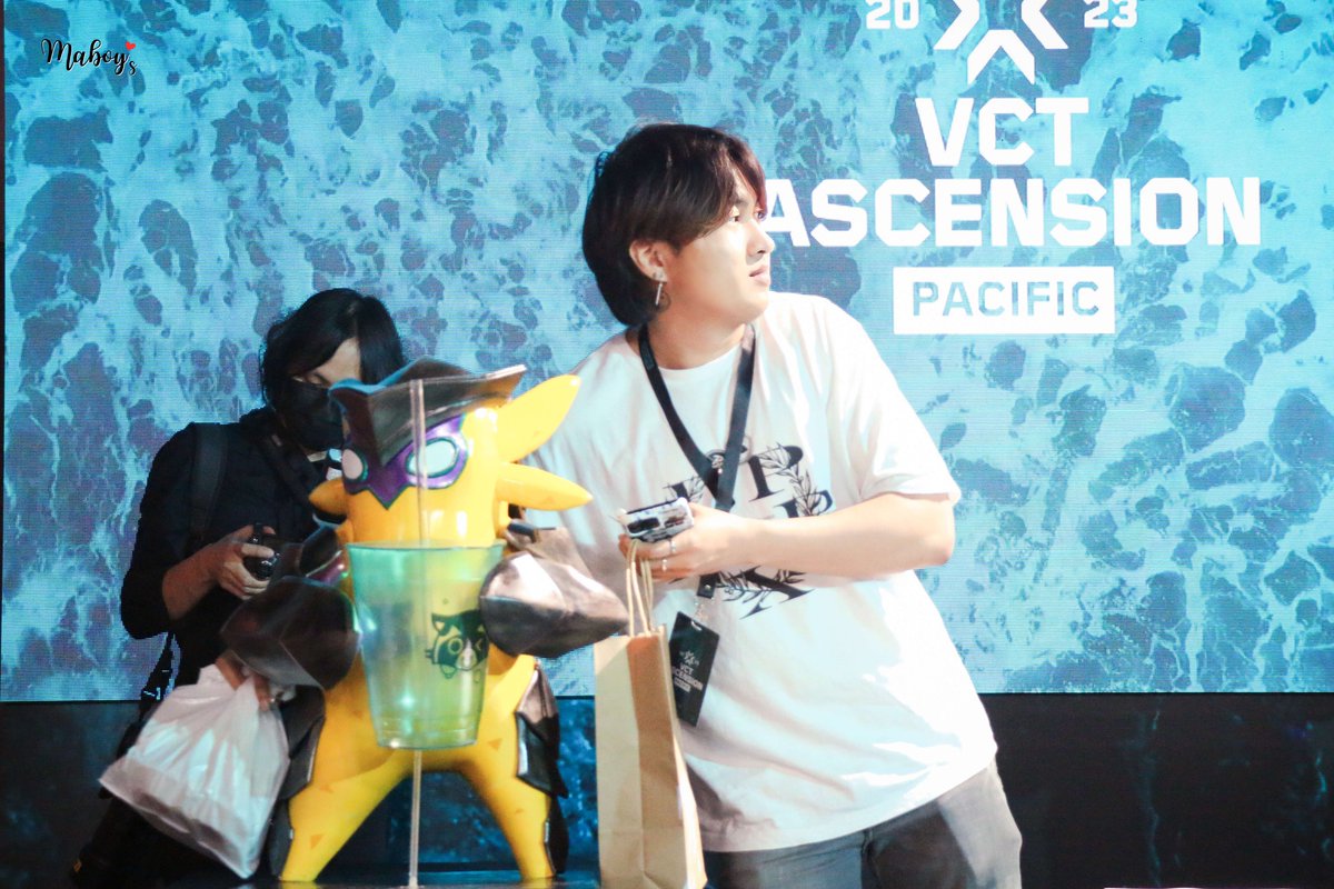MaBoy_s's tweet photo. 08072023 กล้ากับน้อน Wingman ของเขา #CigaretteSKla #CGRS #VCTAscension #VCTAscensionPacific #ใส่นัวแฟมิลี่ https://t.co/tXlwRR1zdY
