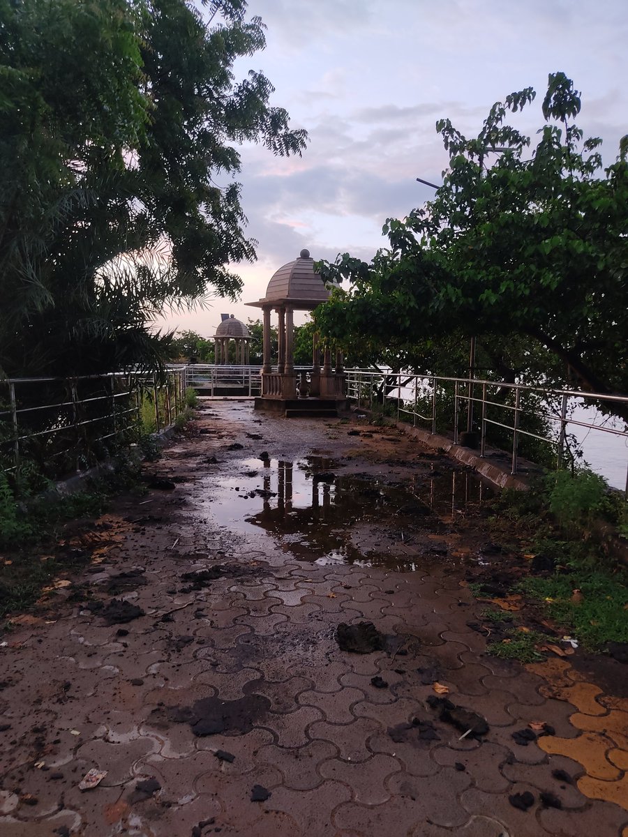 baradaprasad's tweet photo. Regrettably, Panthanivas, Barakul, managed by #OTDC  has fallen into a deplorable condition. The prevalence of cow dung, dirt, and unmanaged small trees creates an unsanitary environment. Immediate steps needed to clean and revive this iconic place. @DMKhordha @MoSarkar5T https://t.co/5K2EvbRZQS