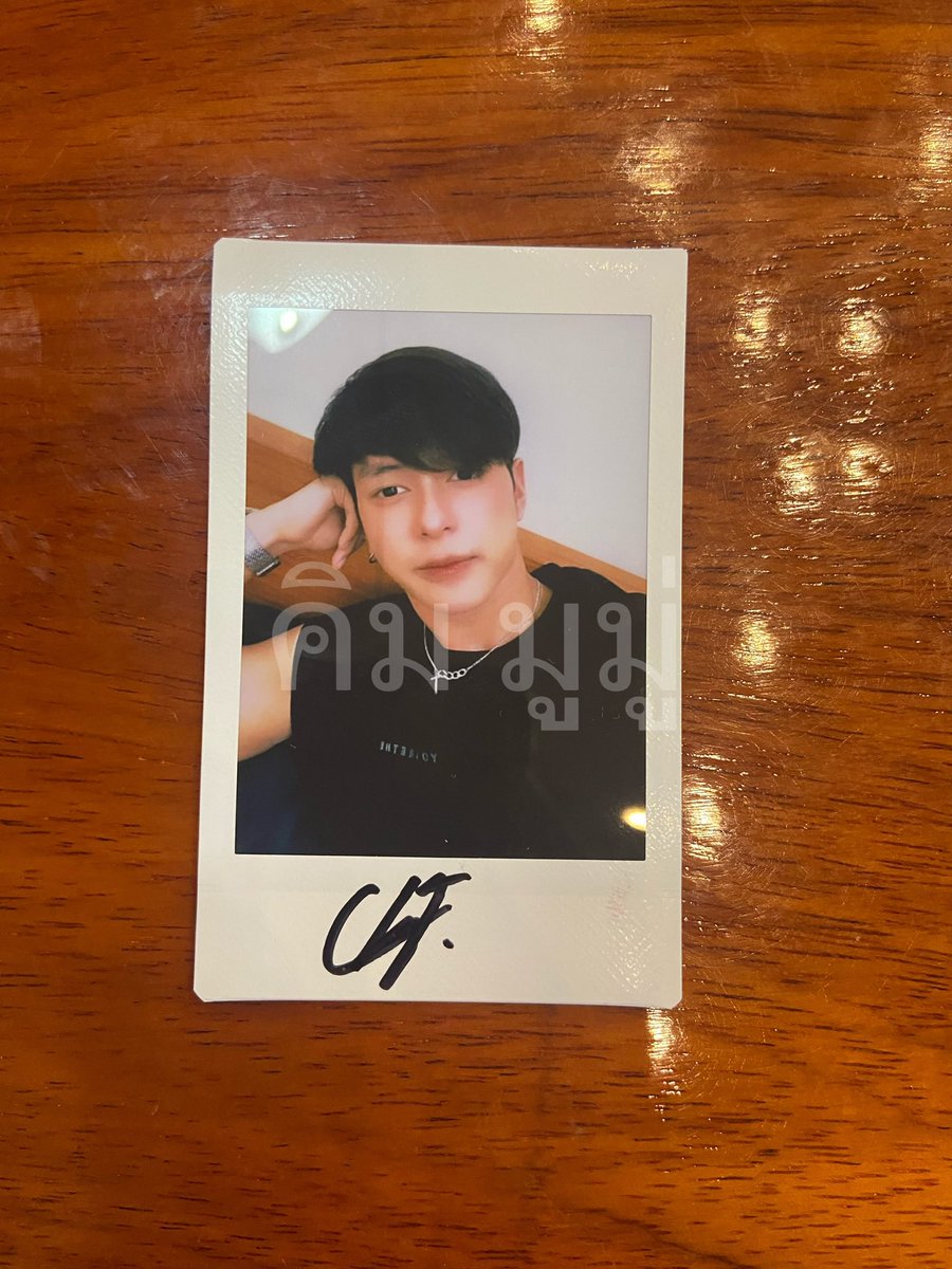 kmmsev's tweet photo. WTS / ขาย 

Signed Polaroid 
Lotte 300
Us 1300

 If you interest pls DM ka 

 #THCBOC #ตลาดนัดคินน์พอร์ช #THCFinalEpisode #THCFinalEP https://t.co/LKHHD6ygxd