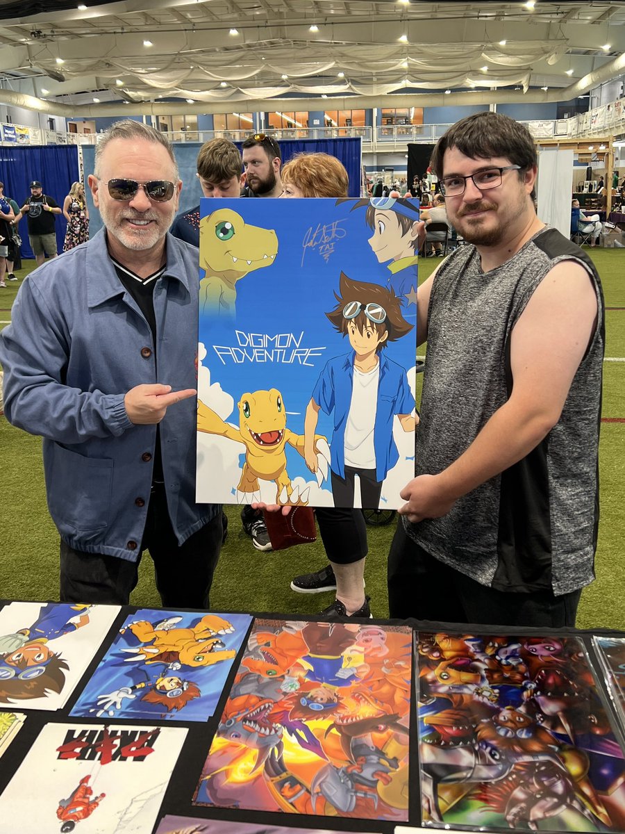 joshuaseth's tweet photo. Had a great time meeting everybody and signing all your amazing fan art at #LegendaryCon yesterday! Doors are open now for Day 2. Let’s go!! https://t.co/s9D21wBm4Q