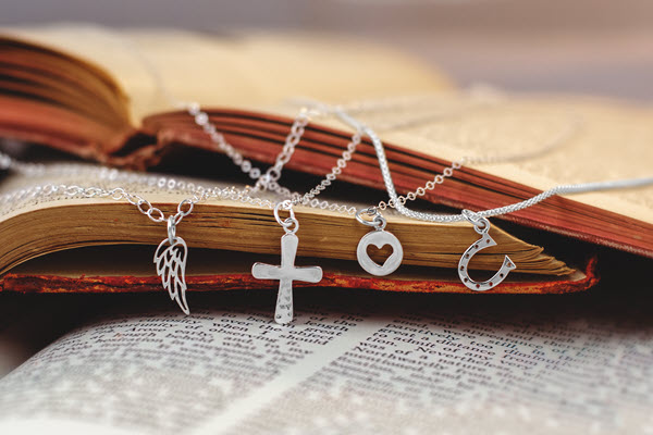 Smart_Retailer's tweet image. 𝗣𝗿𝗼𝗱𝘂𝗰𝘁 𝗼𝗳 𝘁𝗵𝗲 𝗗𝗮𝘆
𝗛𝗮𝗹𝘀𝘁𝗲𝗮𝗱 𝗝𝗲𝘄𝗲𝗹𝗿𝘆
Quality sterling silver &amp;amp; gold-filled jewelry perfect for holiday gifts!
rfr.bz/t6erbl0
 #giftshop #gifts #giftideas #giftstore